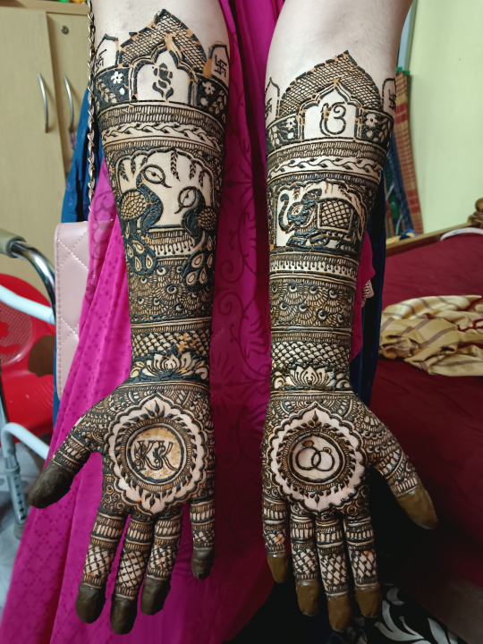 Diviksha mehandi studio