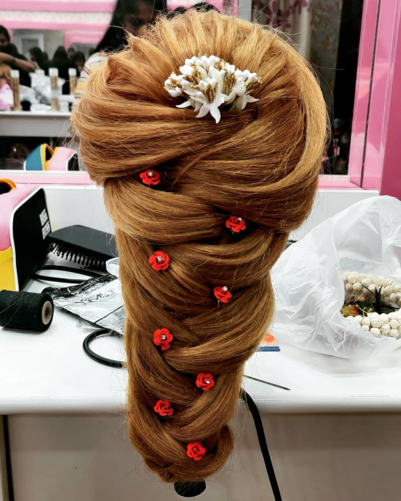 Yoshika bridal studio